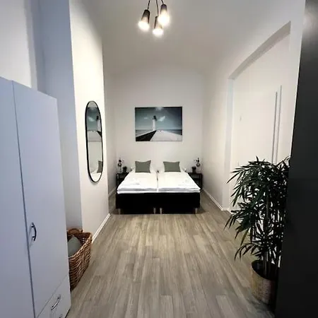Cozy One Bedroom Close To City Center 4 شقة