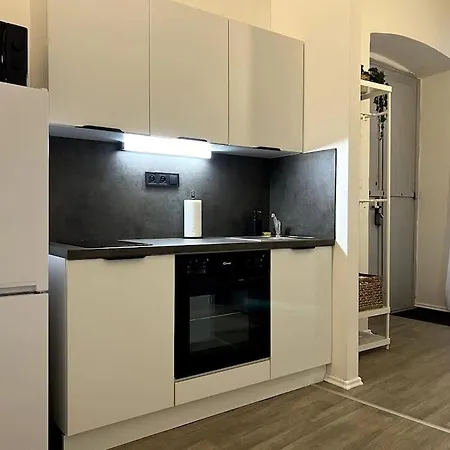 شقة Cozy One Bedroom Close To City Center 4 *